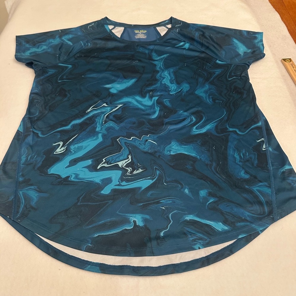 Tek Gear Womens Blue Marble Athletic Top L Workout Shirt Curved Hem Activewear